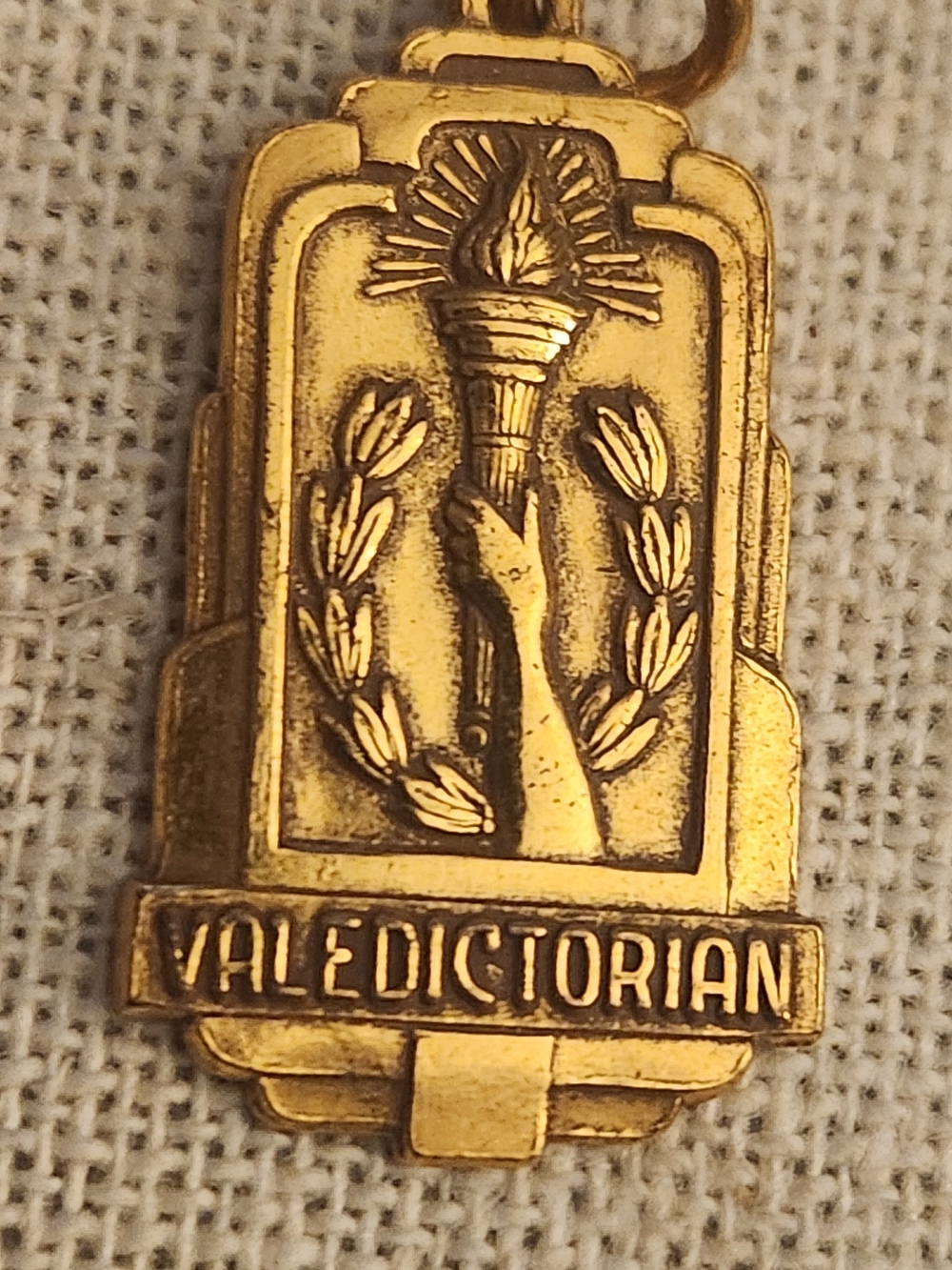 ONE BALFOUR Pendant Charm School Graduation Honor Achievement Awards Gold-Tone
